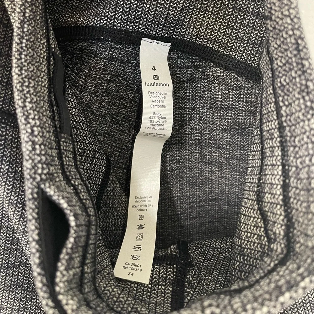 Lululemon Speed Up Tight 28